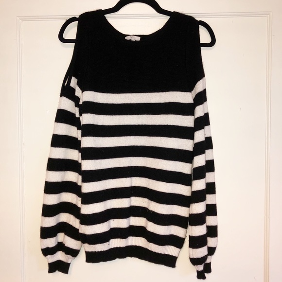 Joie Sweaters - Euc! Joie cashmere cold shoulder sweater sz small